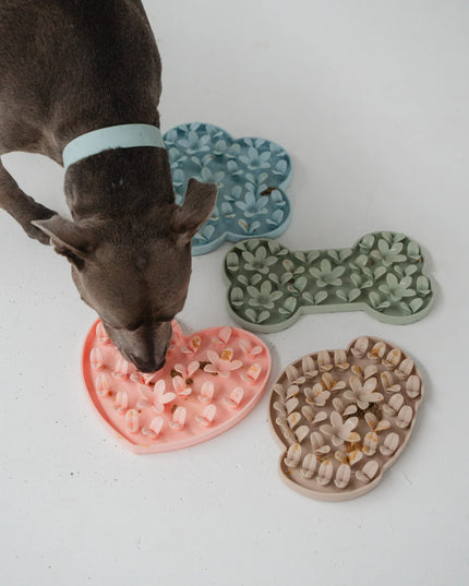 dexypaws® “Hide + Seek” Blush Pink Heart Enrichment Snuffle Mat