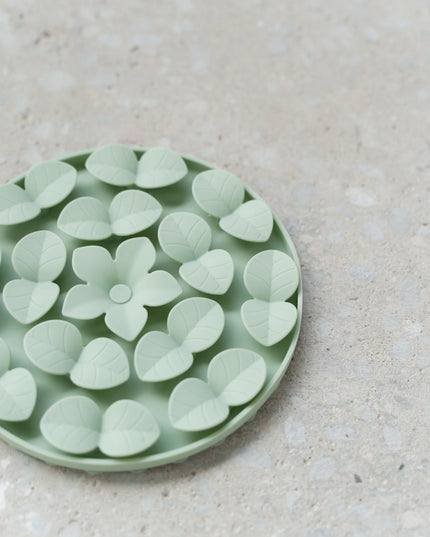 dexypaws® “Hide + Seek” Sage Green Circle Enrichment Snuffle Mat